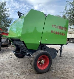 全自動(dòng)小型秸稈撿拾粉碎打捆機(jī)